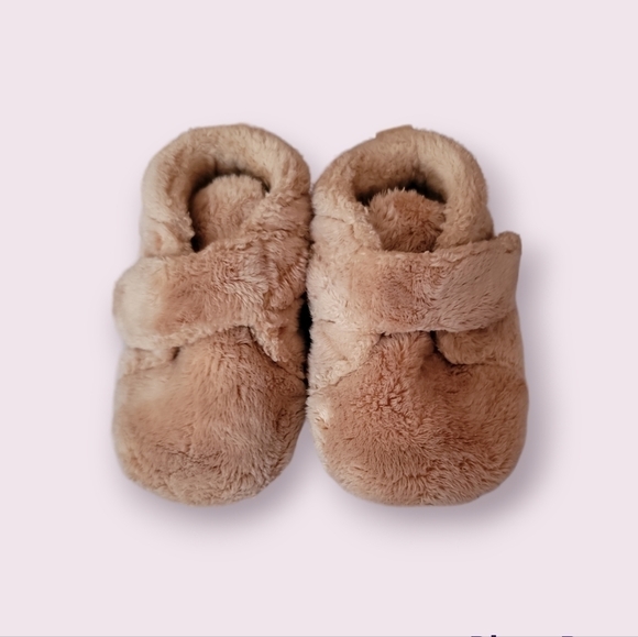 💥 3 for 25 💥 Toddler Brown Fur Velcro Slippers - Picture 1 of 1